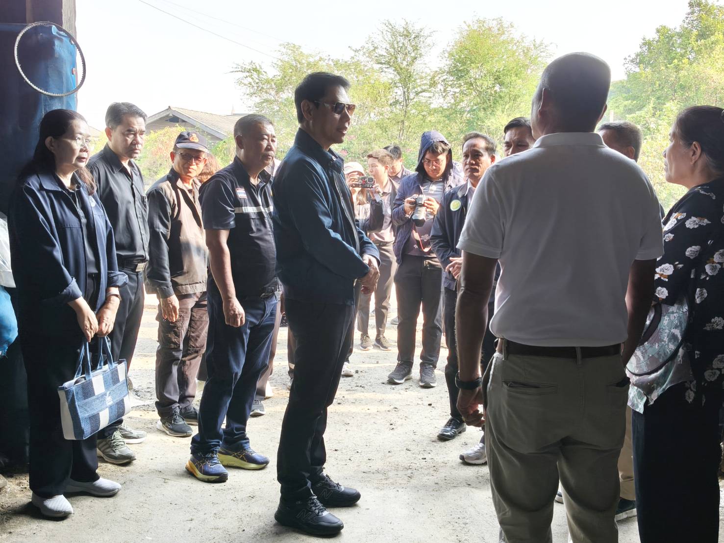 title - ส.ป.ก. ร่วมติดตามรองปลัดกระทรวงเกษตรและสหกรณ์ ลงพื้นที่ตรวจเยี่ยมชุมชน เพื่อรับฟังข้อคิดเห็นเกษตรกรผู้ผลิตเกลือทะเล พื้นที่จังหวัดชลบุรี